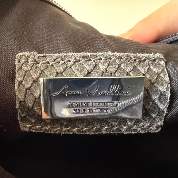 Italian Leather Crossbody Bag - Picture 4 of 5